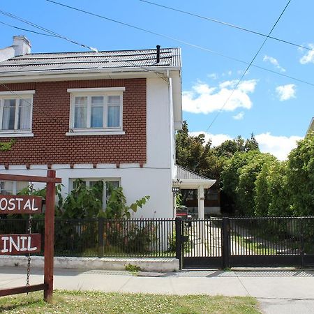 Hostal Y Cabanas Ainil Punta Arenas Buitenkant foto