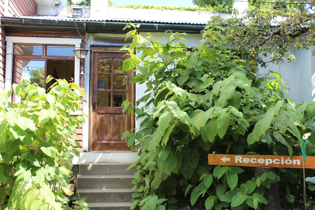 Hostal Y Cabanas Ainil Punta Arenas Buitenkant foto