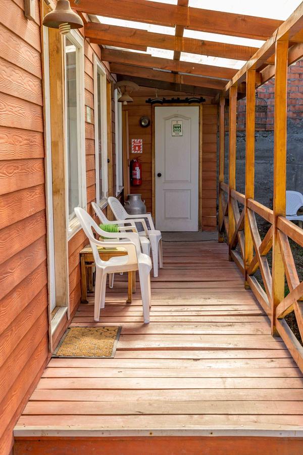 Hostal Y Cabanas Ainil Punta Arenas Buitenkant foto