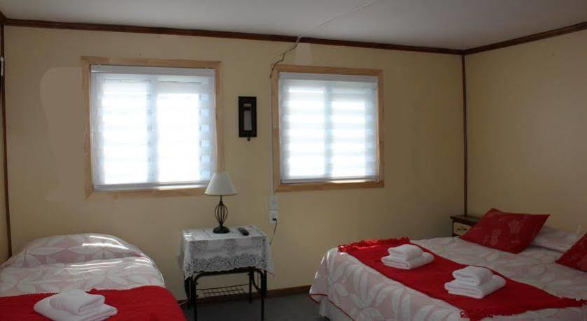 Hostal Y Cabanas Ainil Punta Arenas Buitenkant foto