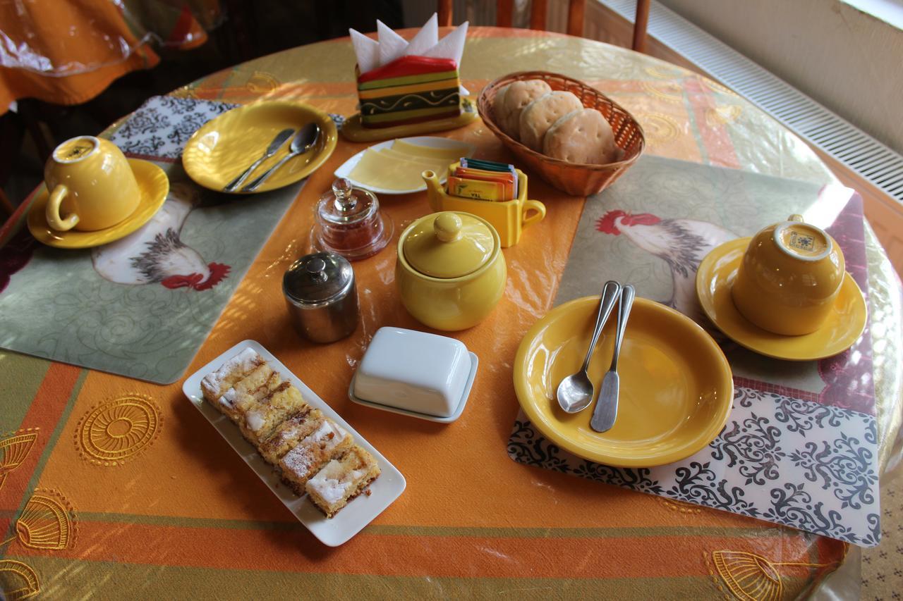 Hostal Y Cabanas Ainil Punta Arenas Buitenkant foto