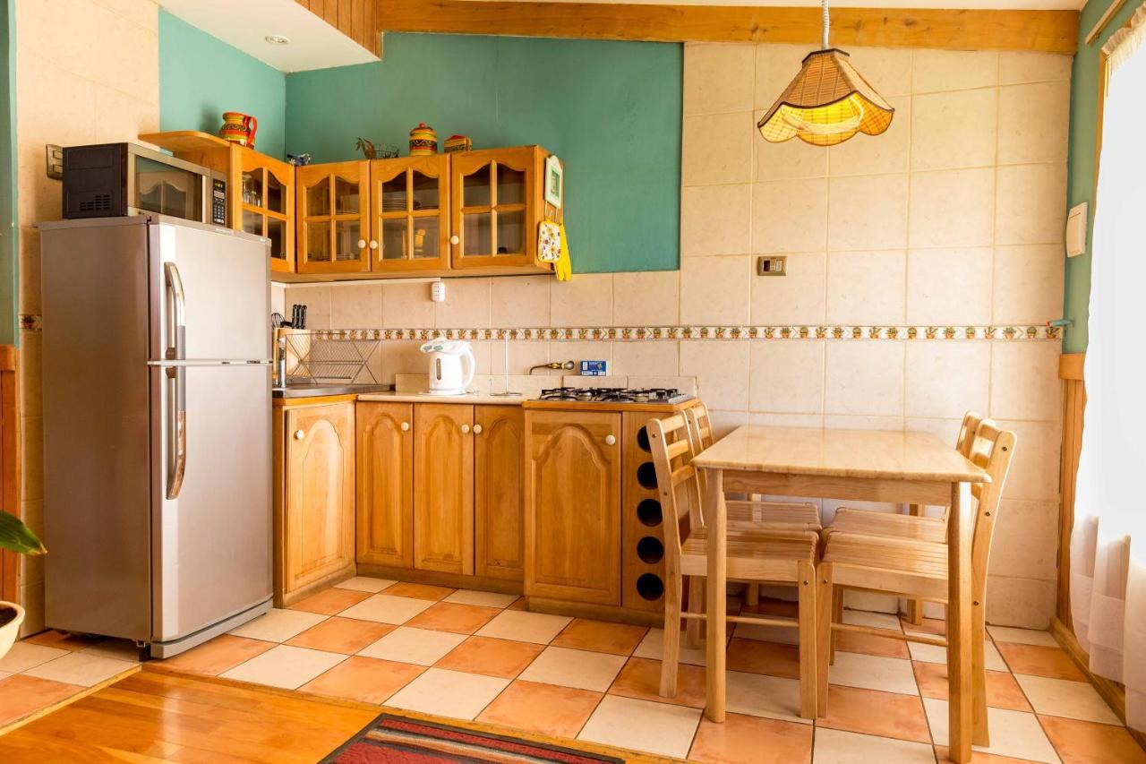 Hostal Y Cabanas Ainil Punta Arenas Buitenkant foto