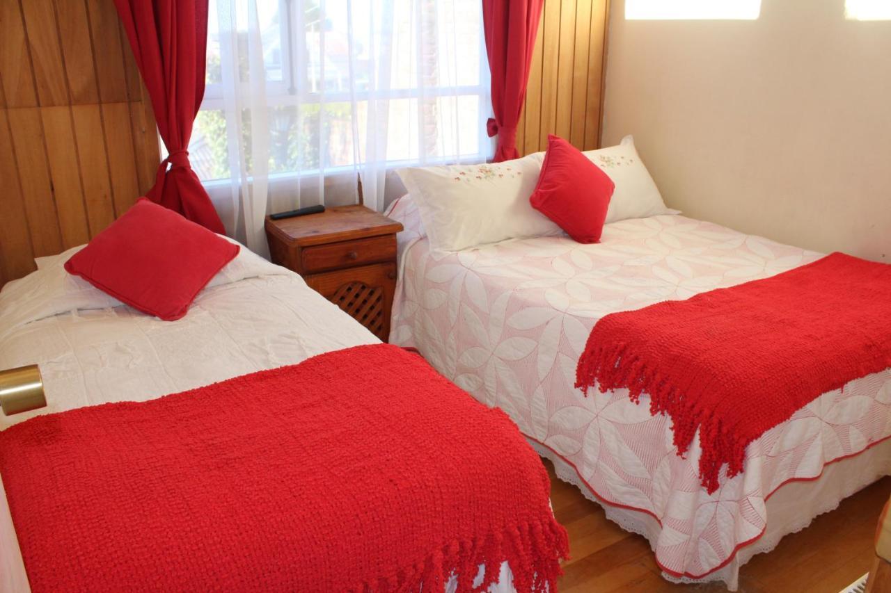 Hostal Y Cabanas Ainil Punta Arenas Buitenkant foto