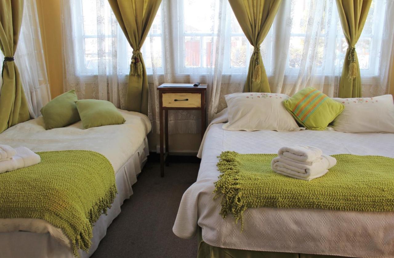 Hostal Y Cabanas Ainil Punta Arenas Buitenkant foto