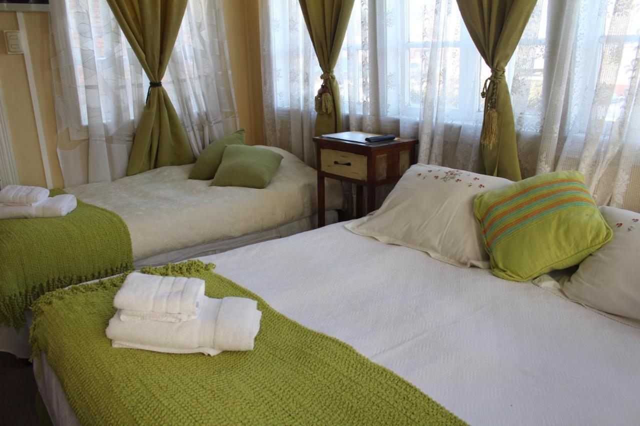 Hostal Y Cabanas Ainil Punta Arenas Buitenkant foto