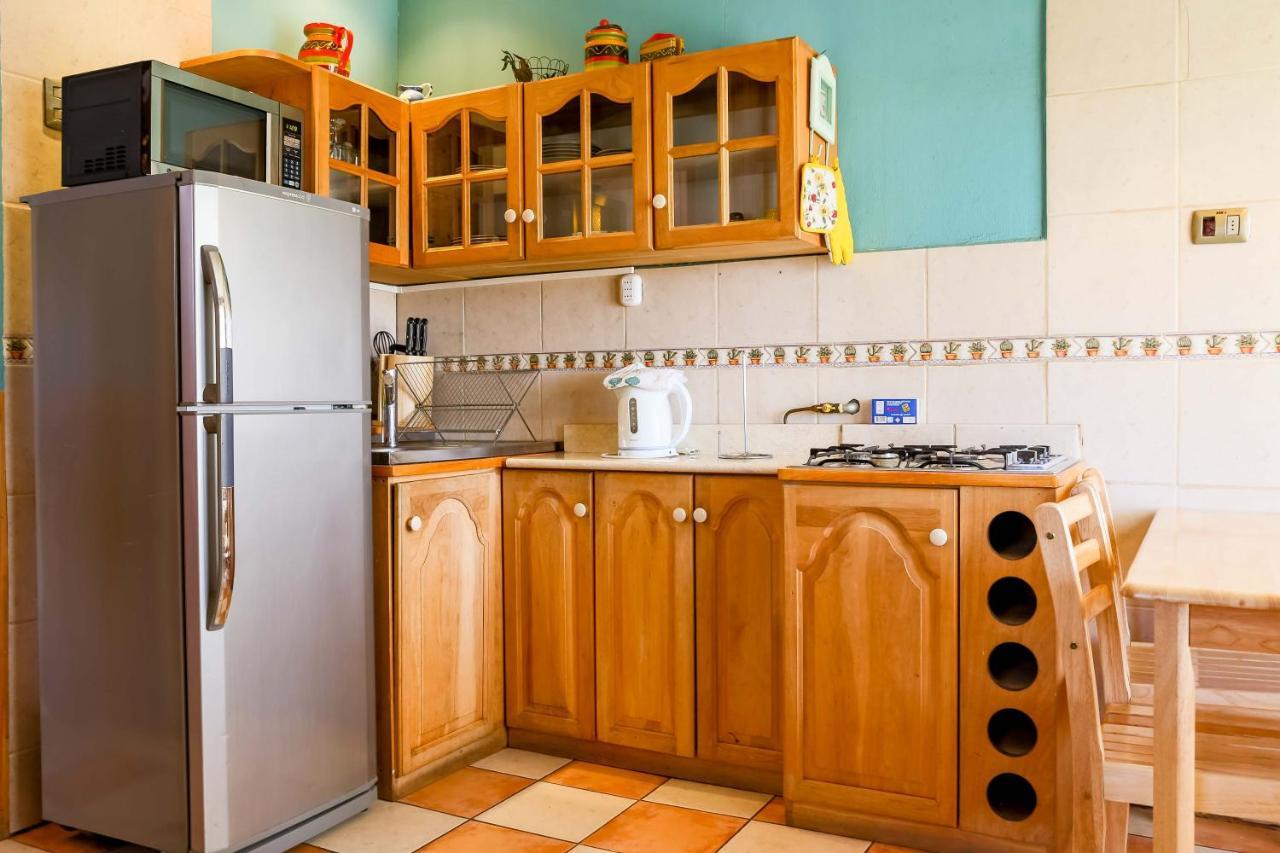 Hostal Y Cabanas Ainil Punta Arenas Buitenkant foto