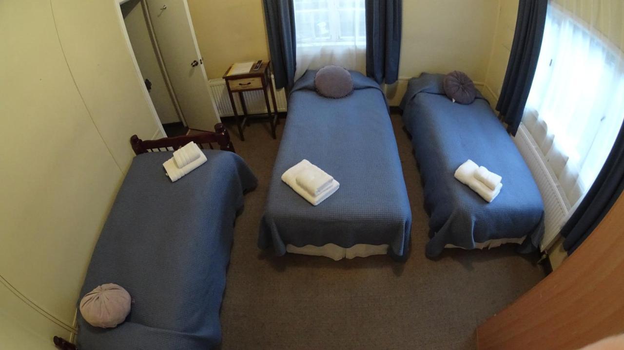 Hostal Y Cabanas Ainil Punta Arenas Buitenkant foto
