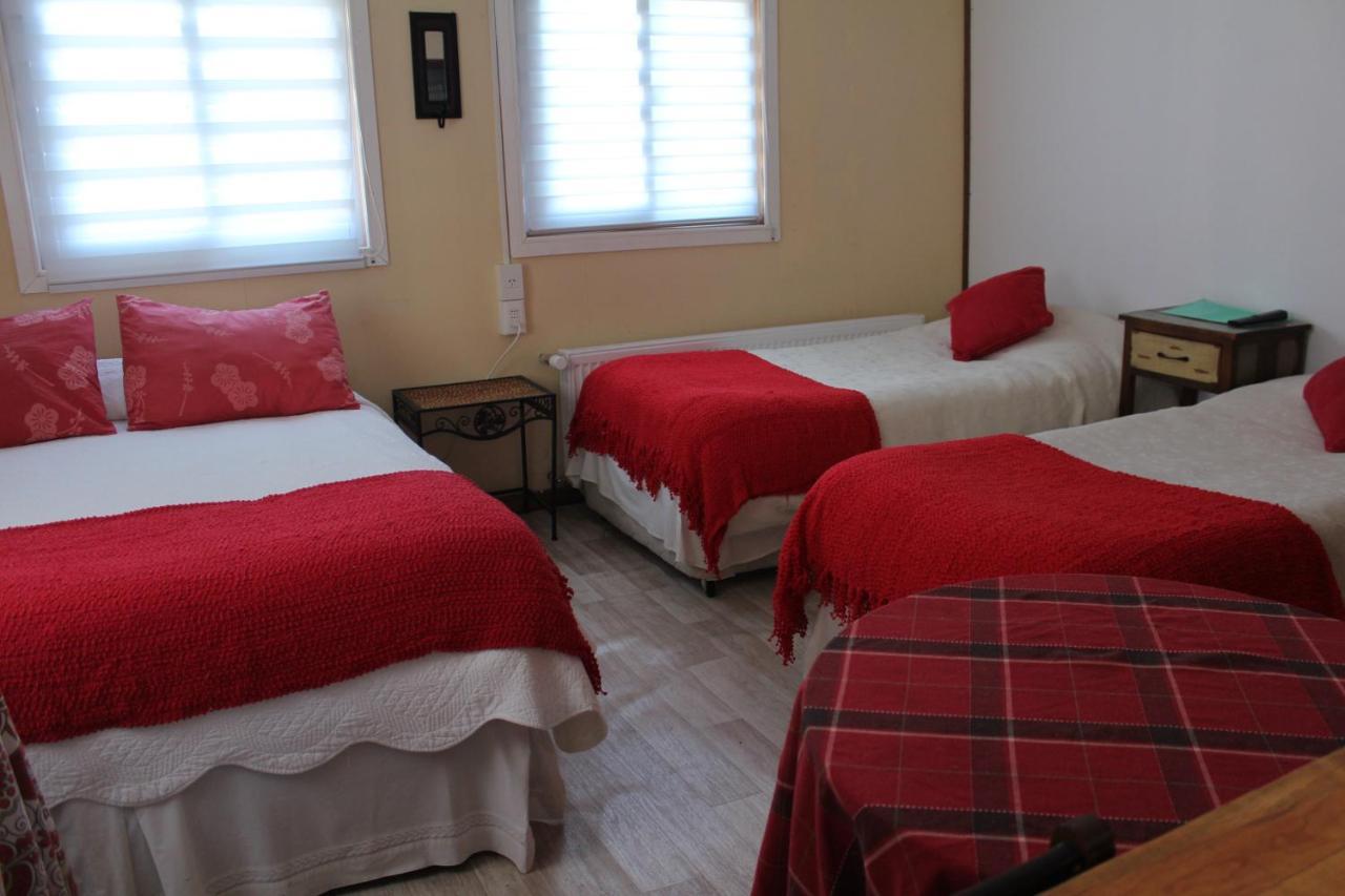 Hostal Y Cabanas Ainil Punta Arenas Buitenkant foto