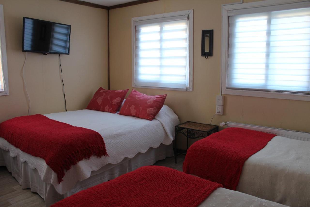 Hostal Y Cabanas Ainil Punta Arenas Buitenkant foto