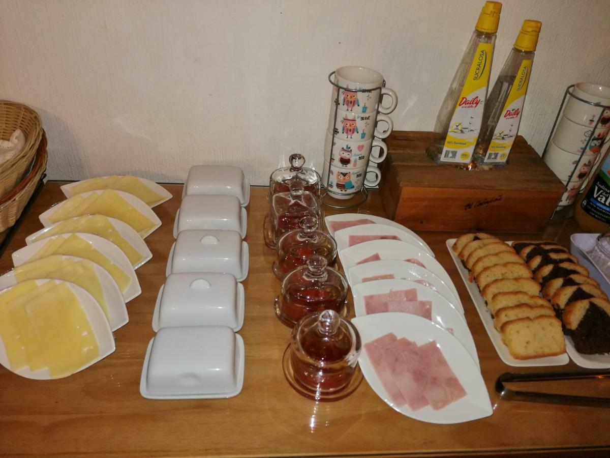 Hostal Y Cabanas Ainil Punta Arenas Buitenkant foto